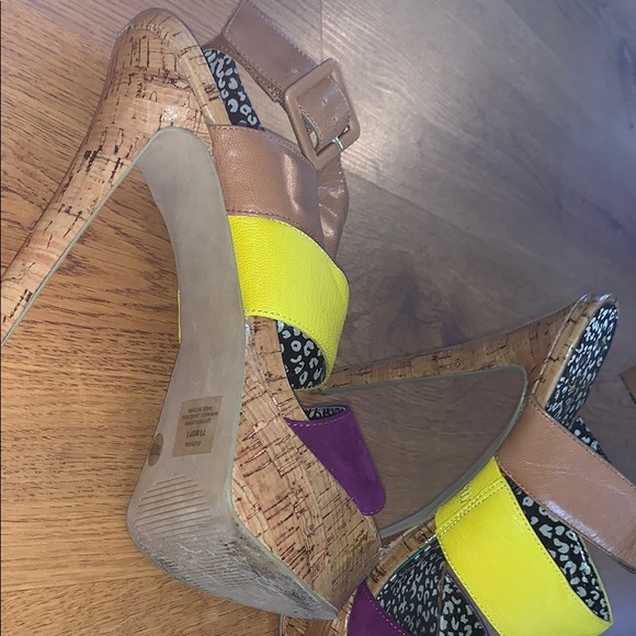 Jessica Simpson Platforms - Picture 2 of 3